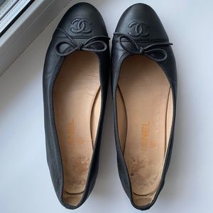 100% authentic Chanel leather ballet flats size 8